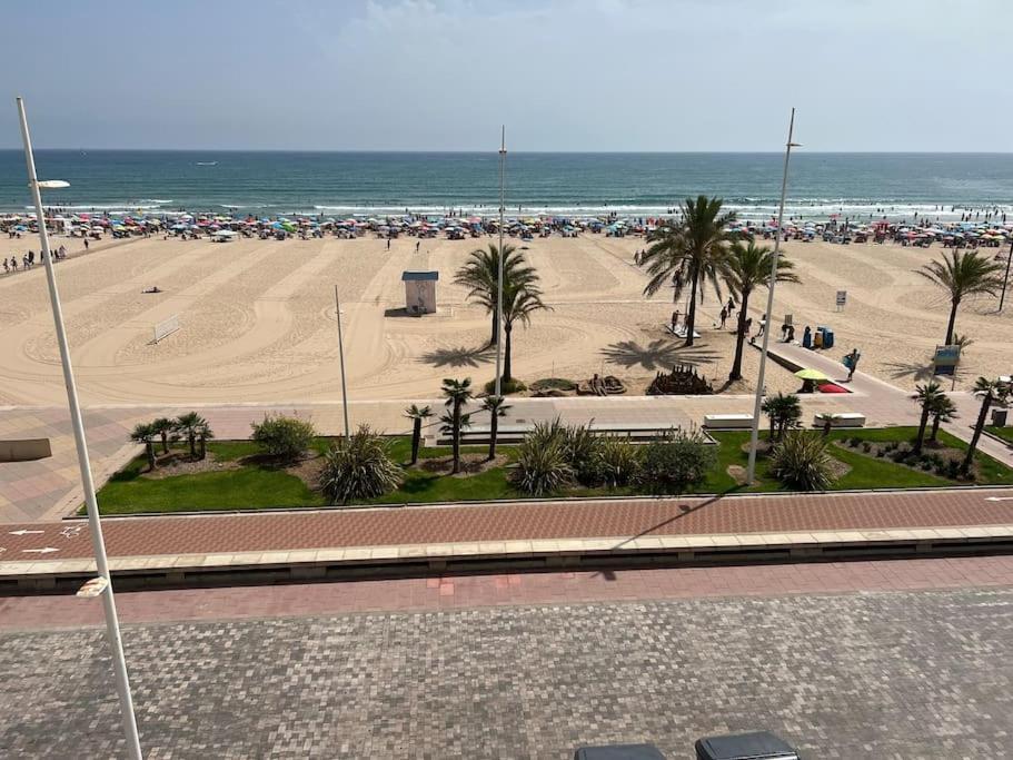 Apartamento 1ª Linea De Playa - Con Piscina Y Parking Playa de Gandia Экстерьер фото