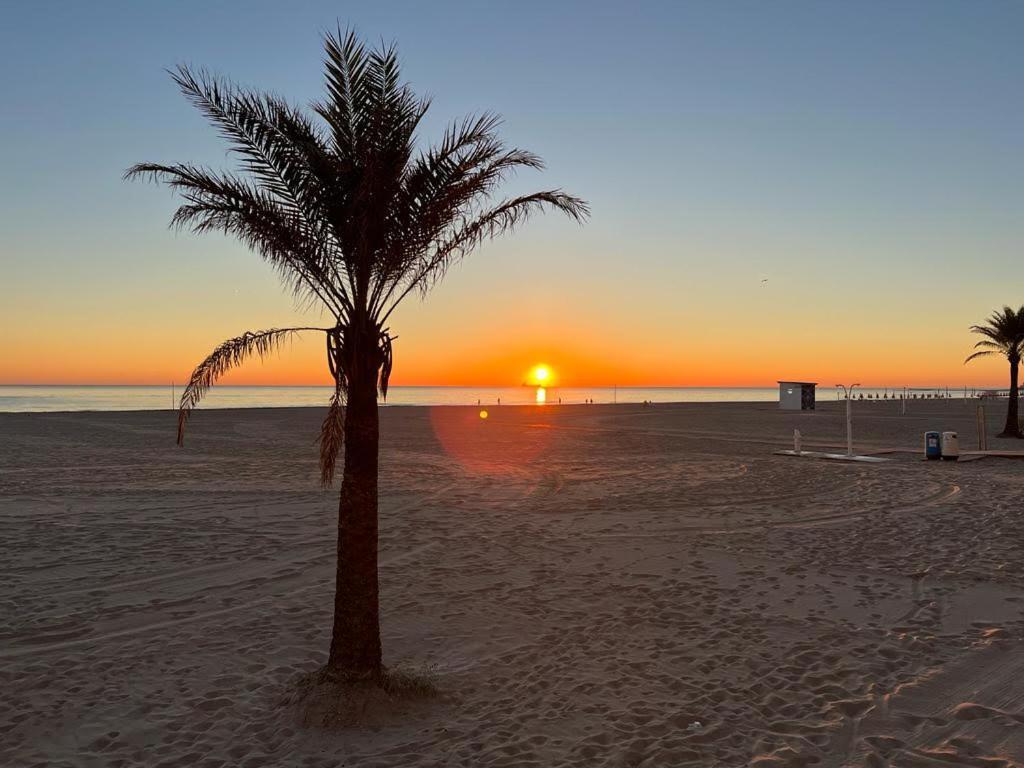 Apartamento 1ª Linea De Playa - Con Piscina Y Parking Playa de Gandia Экстерьер фото